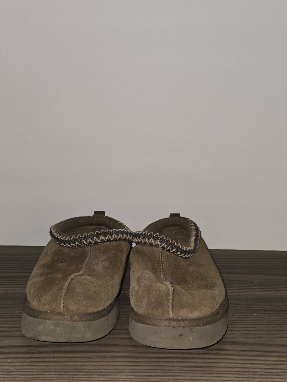 UGG Women's Chestnut Suede Slip-On Slippers #115